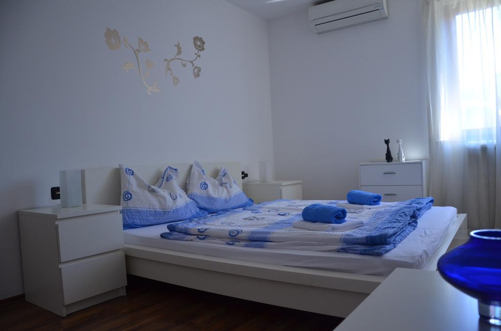 Apartments Bertok Koper Room photo